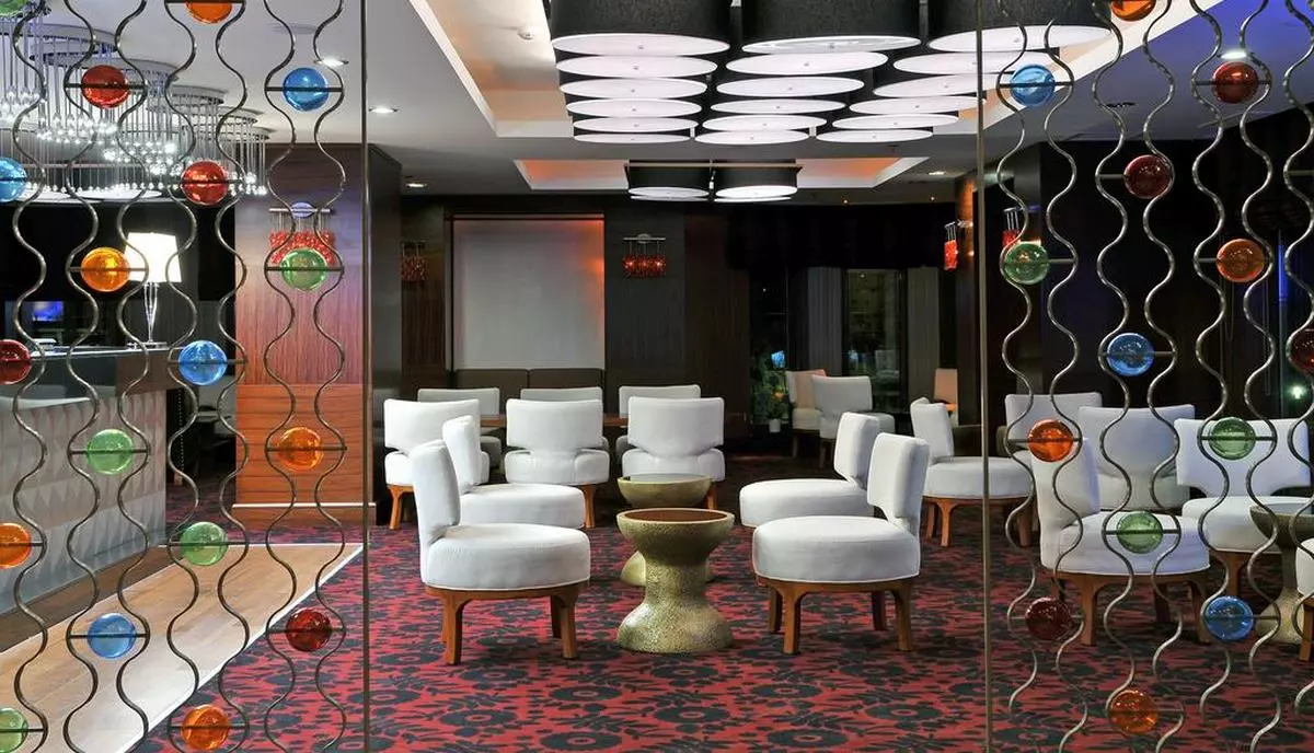 DOUBLE TREE BY HILTON RESTAURANT (Copy).jpg